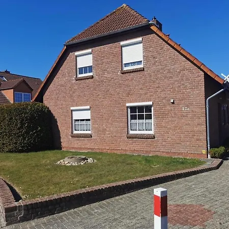 Holiday home Neu! Schoene Doppelhaushaelfte In *