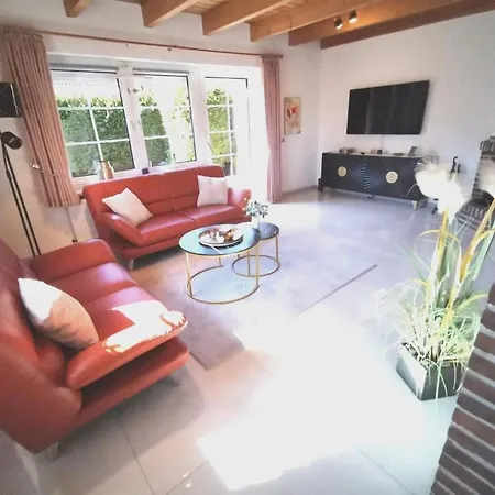 Holiday home Neu! Schoene Doppelhaushaelfte In
