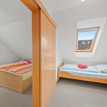 Holiday home Neu! Schoene Doppelhaushaelfte In