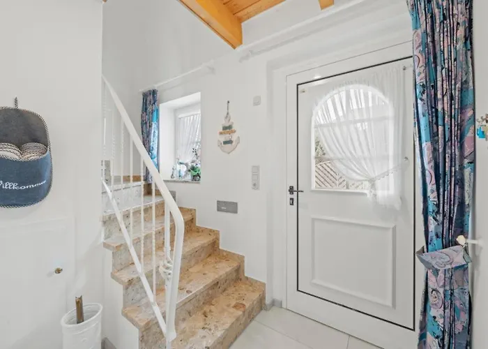 Neu! Schoene Doppelhaushaelfte In ノルトダイヒ